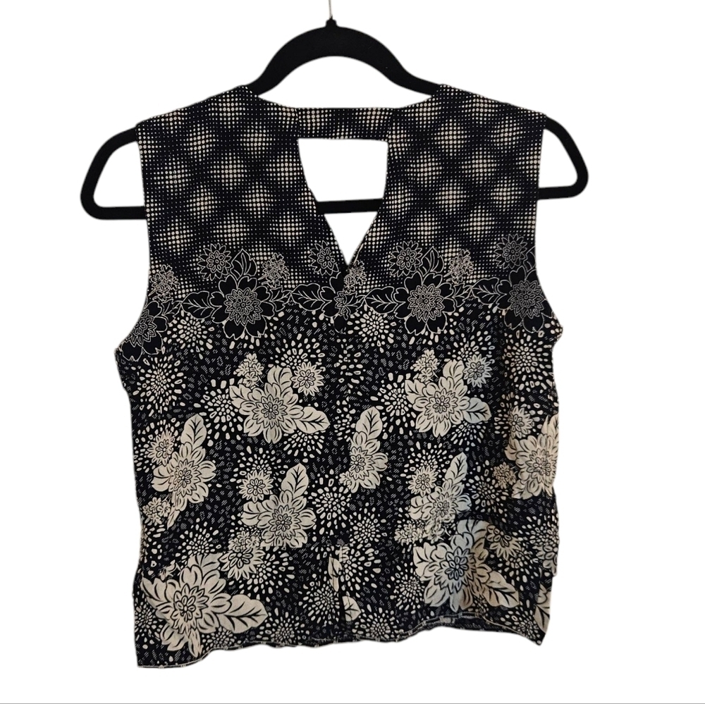 🔥Floral Print V-Neck Sleeveless Black/White Tank Top Shirt - Picture 2 of 6